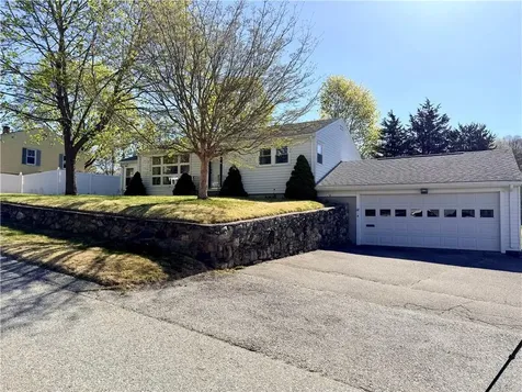 68 Madeleine Avenue Woonsocket RI 02895