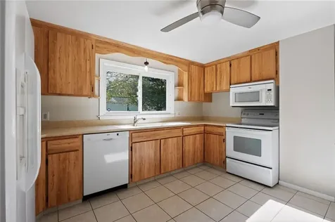 68 Madeleine Avenue Woonsocket RI 02895