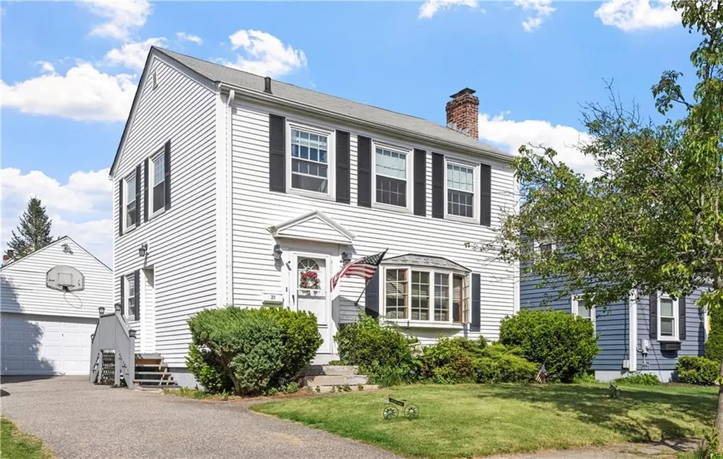 21 Brookwood Road Cranston RI 02920