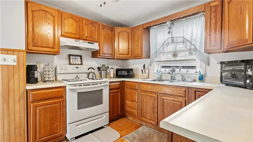 21 Brookwood Road Cranston RI 02920