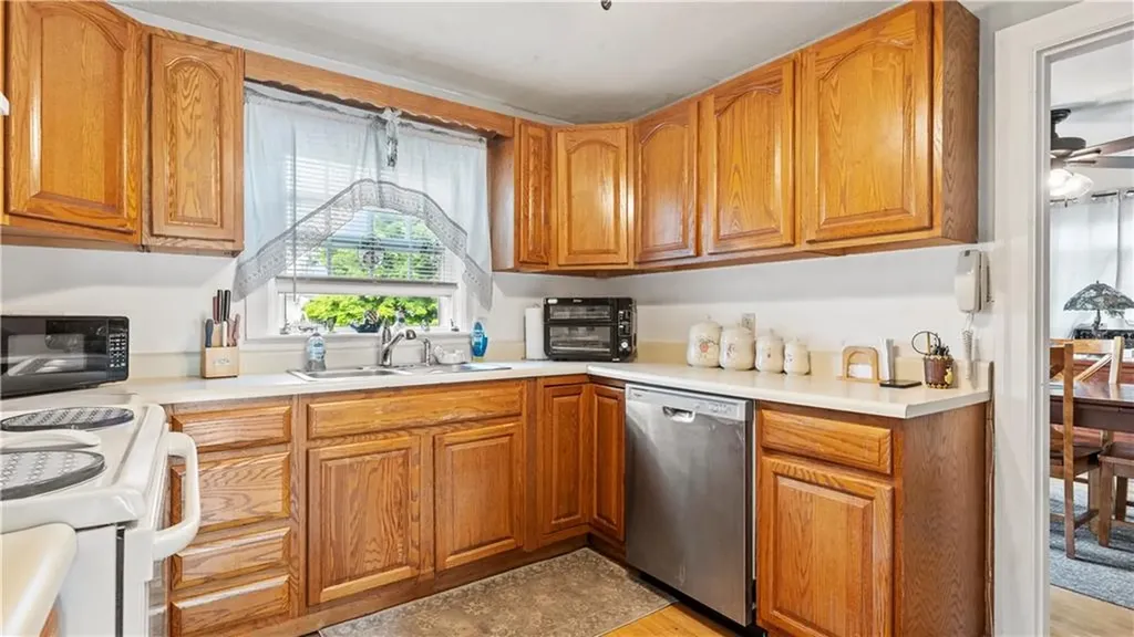 21 Brookwood Road Cranston RI 02920