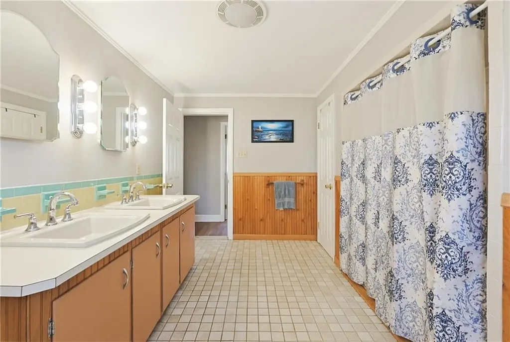 26 Alton Ave Avenue Cumberland RI 02864