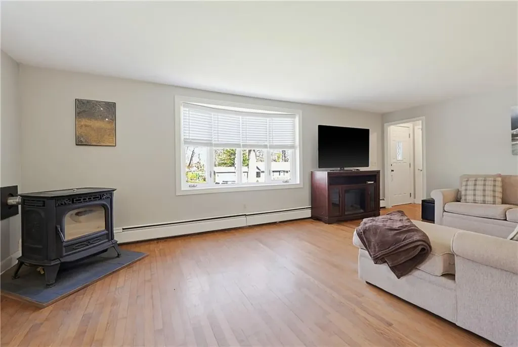 26 Alton Ave Avenue Cumberland RI 02864