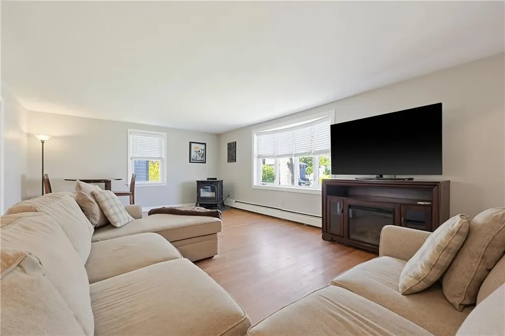 26 Alton Ave Avenue Cumberland RI 02864