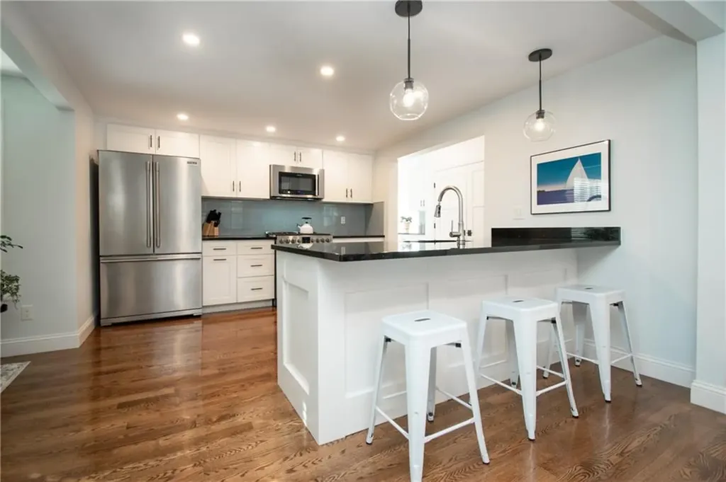 58 Collins Street Bristol RI 02809