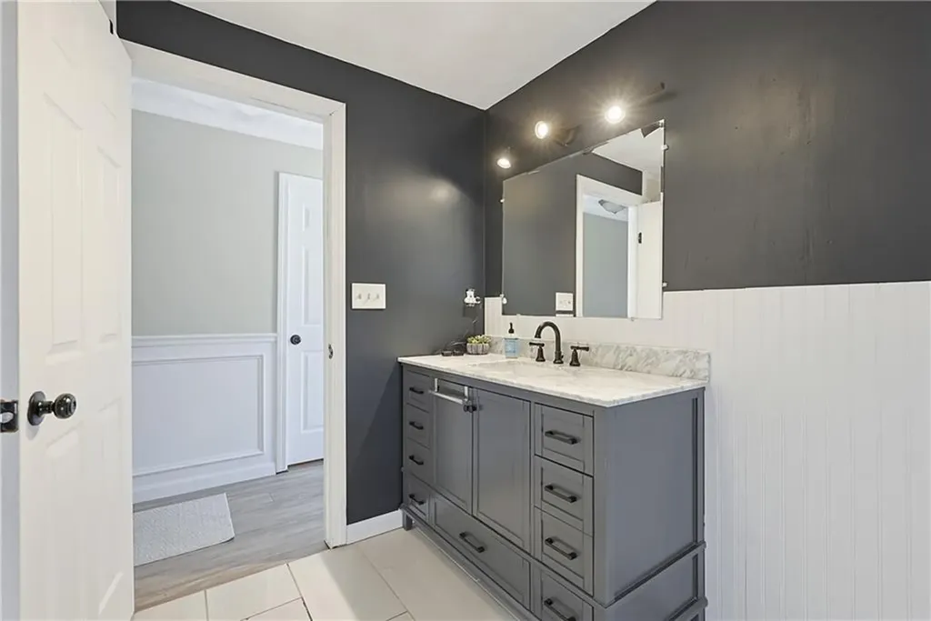 11 John Street Cumberland RI 02864