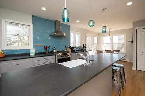 20 Findlay Place Newport RI 02840