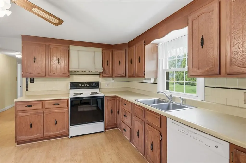 15 Valley View Drive Cumberland RI 02864