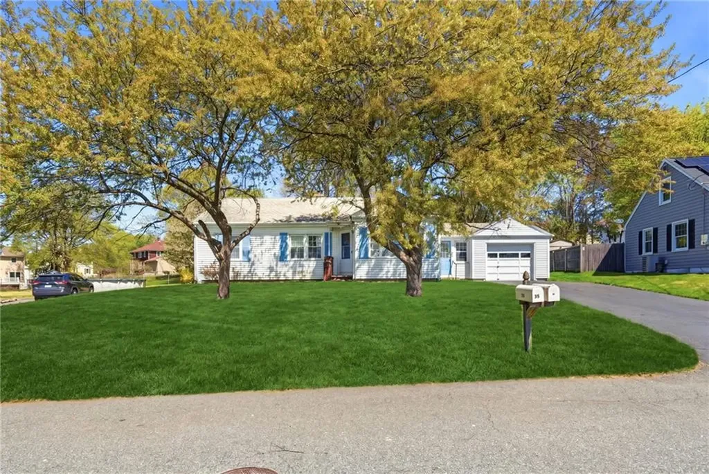 15 Valley View Drive Cumberland RI 02864