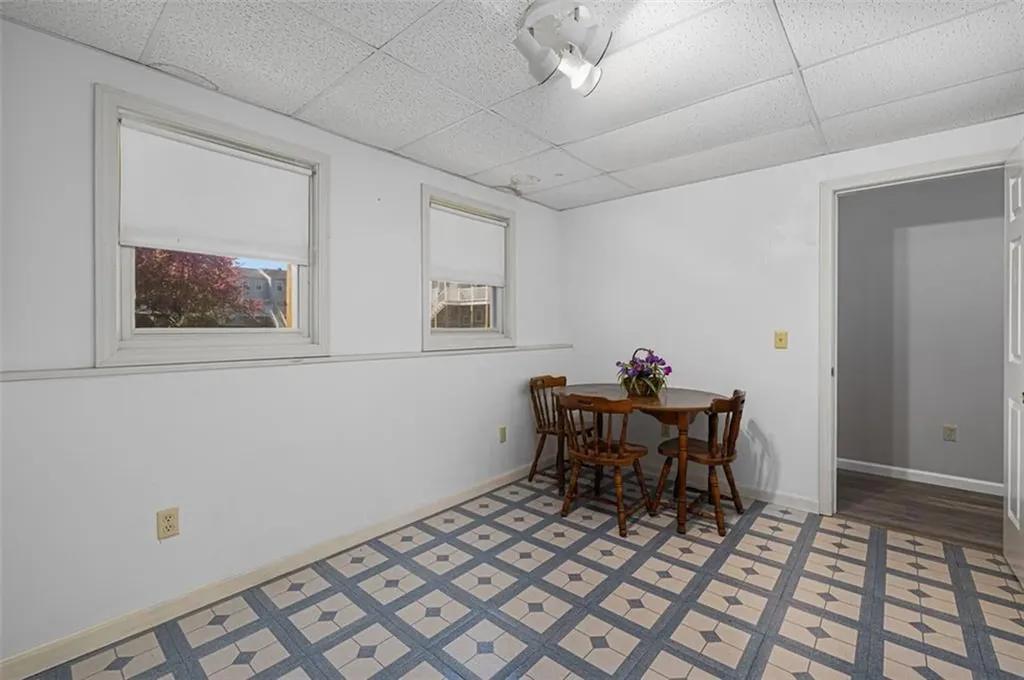 1 Willow Glen Circle Warwick RI 02889