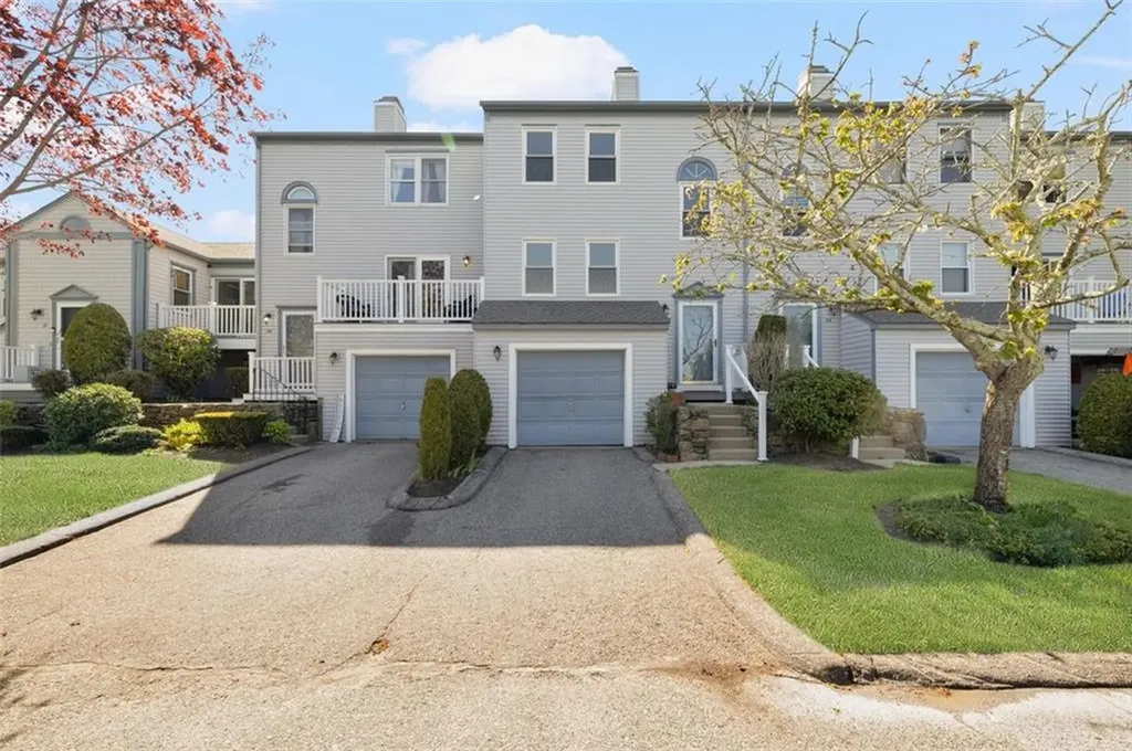 1 Willow Glen Circle Warwick RI 02889