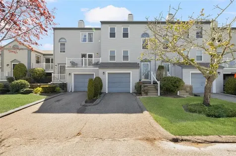 1 Willow Glen Circle Warwick RI 02889