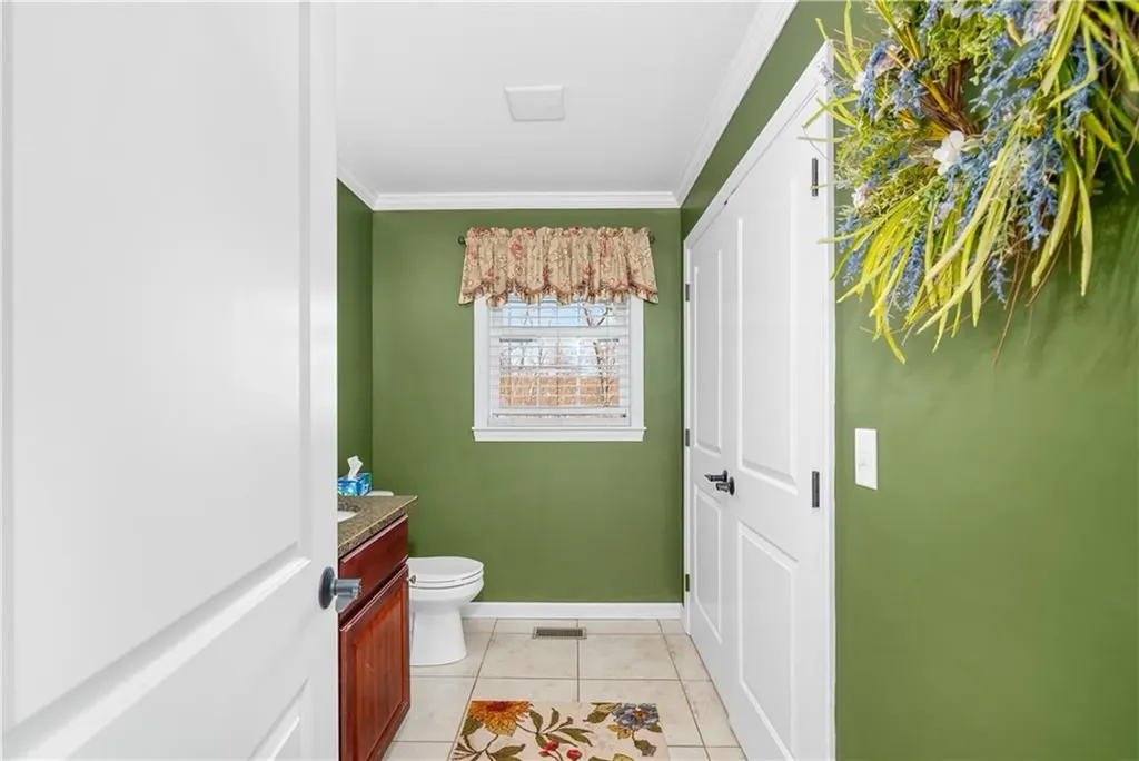 435 Cottrell Road Tiverton RI 02878