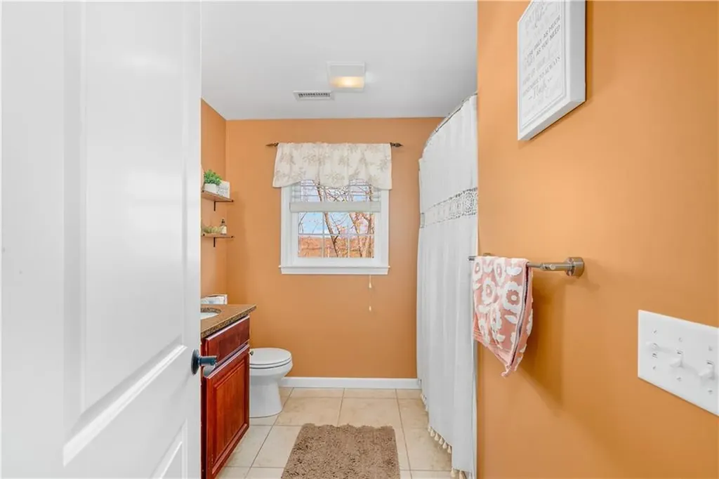 435 Cottrell Road Tiverton RI 02878