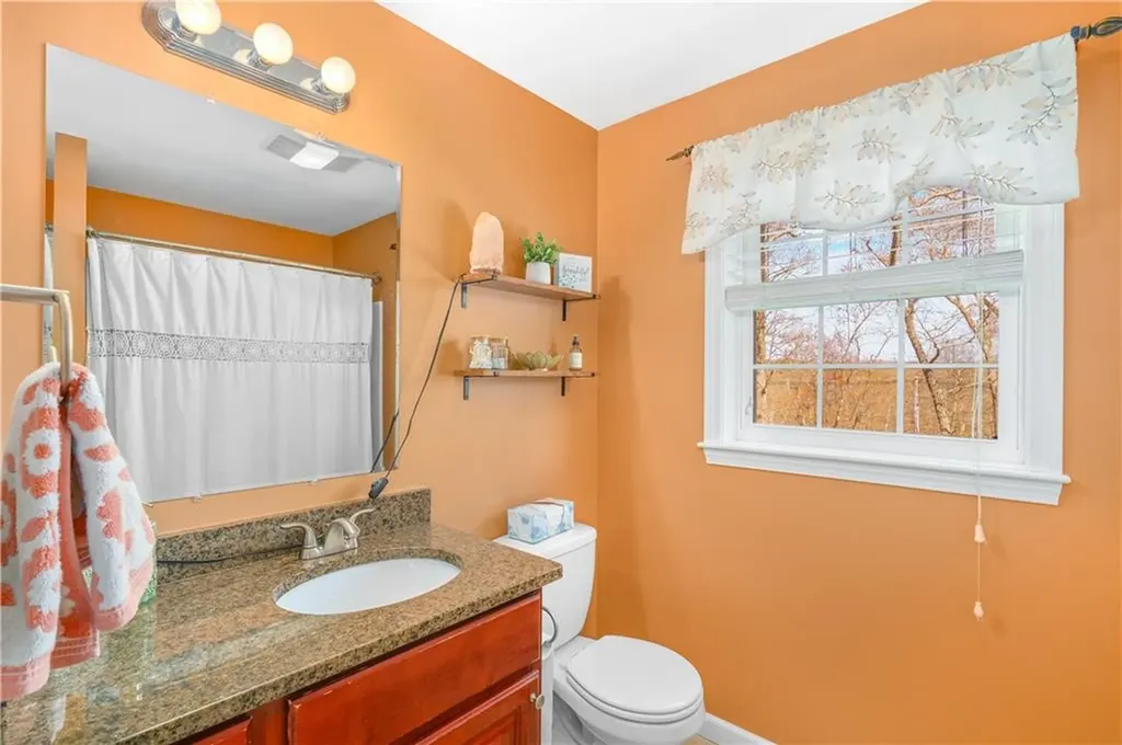 435 Cottrell Road Tiverton RI 02878