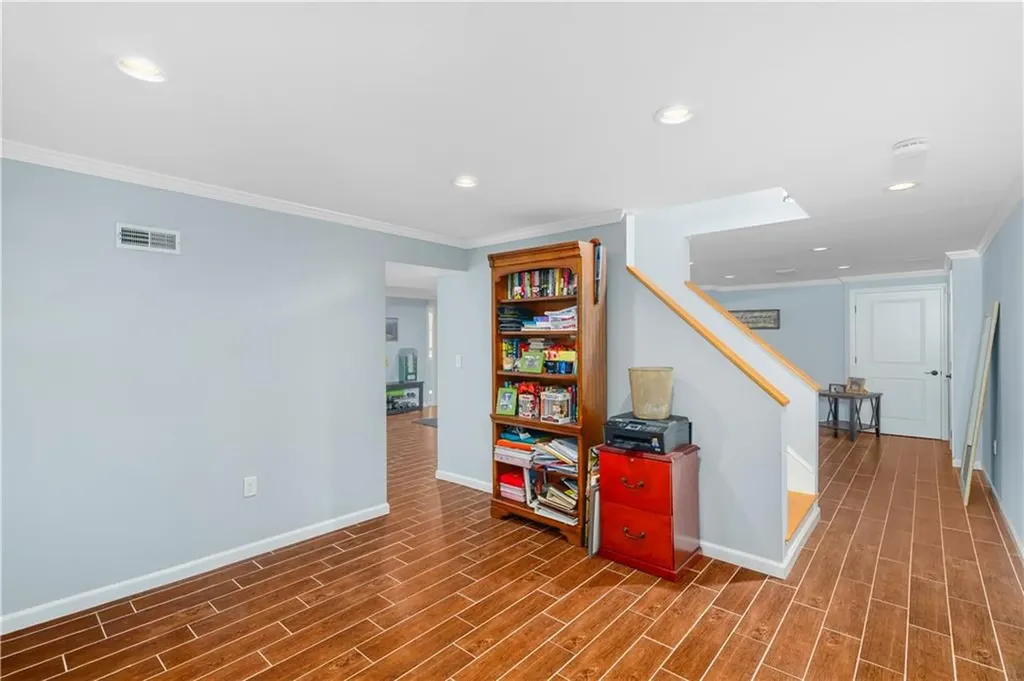 435 Cottrell Road Tiverton RI 02878