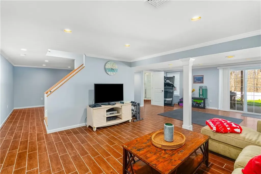 435 Cottrell Road Tiverton RI 02878