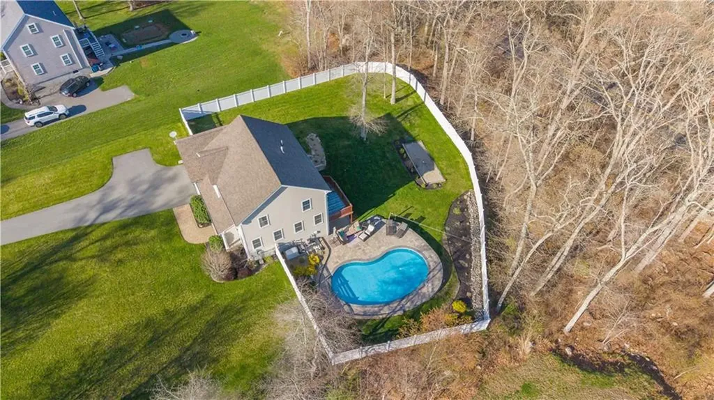 435 Cottrell Road Tiverton RI 02878