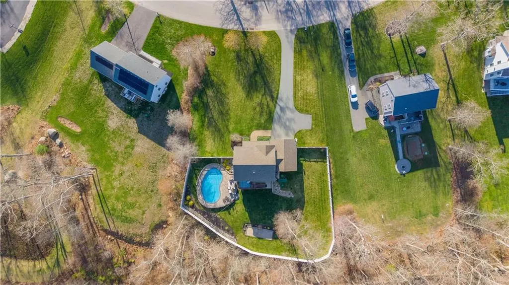 435 Cottrell Road Tiverton RI 02878