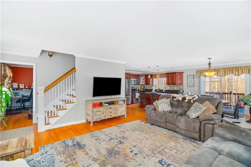 435 Cottrell Road Tiverton RI 02878