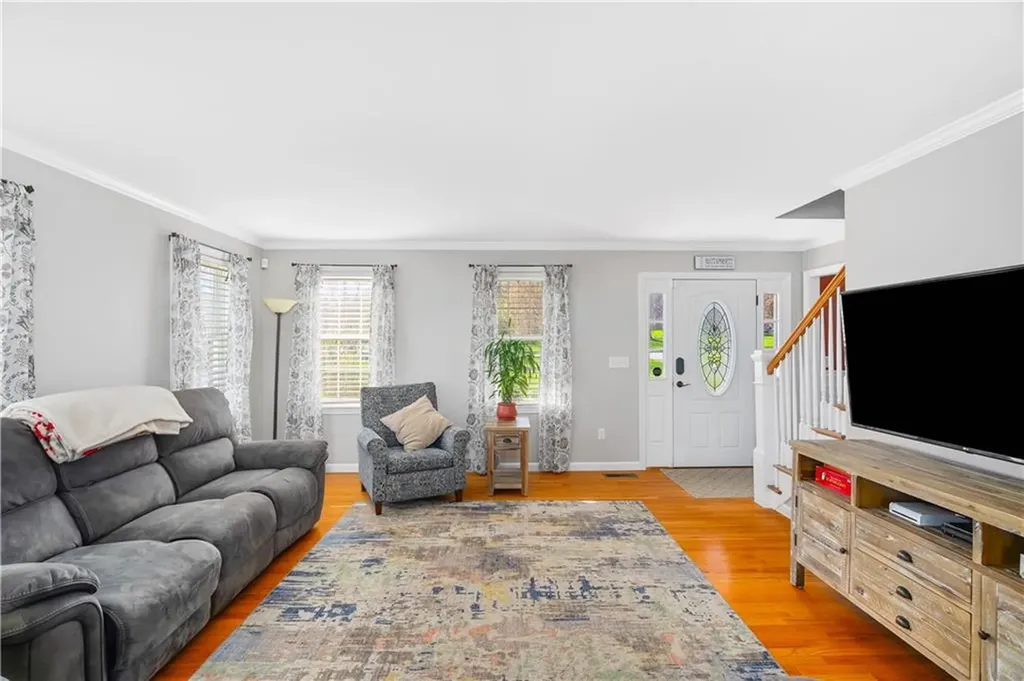435 Cottrell Road Tiverton RI 02878