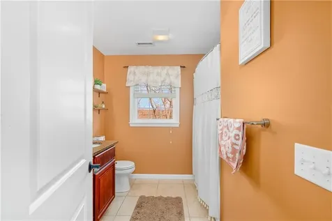 435 Cottrell Road Tiverton RI 02878