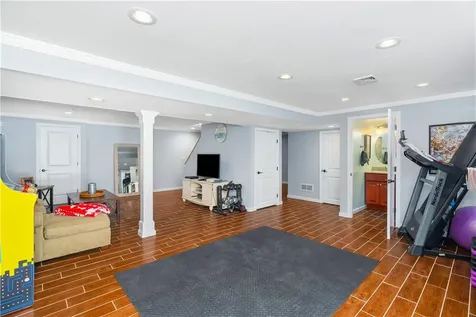 435 Cottrell Road Tiverton RI 02878