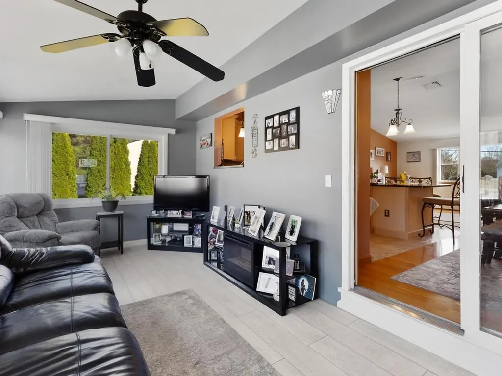 4 Sprague Circle Johnston RI 02919