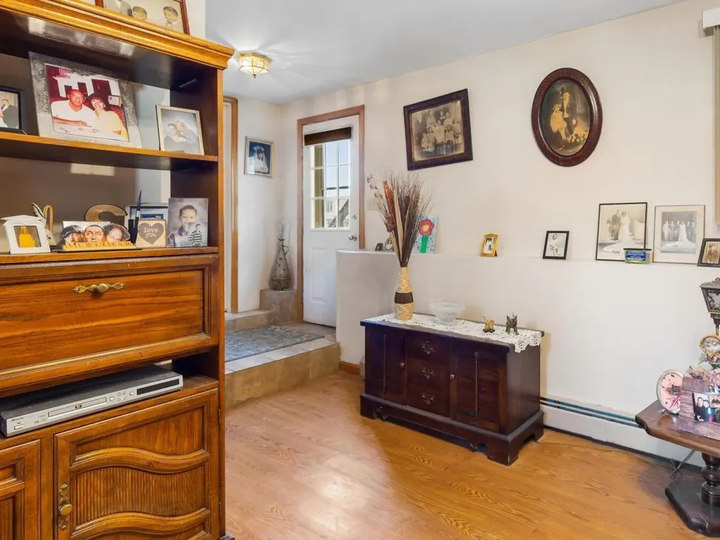 4 Sprague Circle Johnston RI 02919