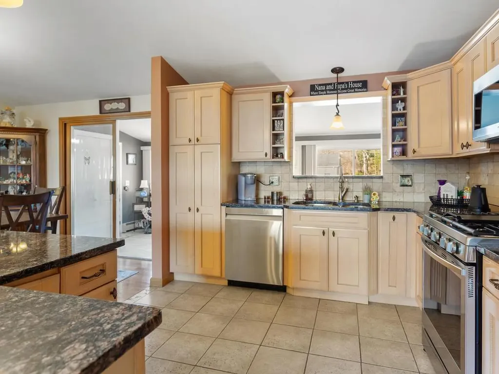 4 Sprague Circle Johnston RI 02919