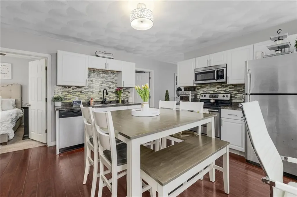 228 Woonasquatucket Avenue North Providence RI 02911