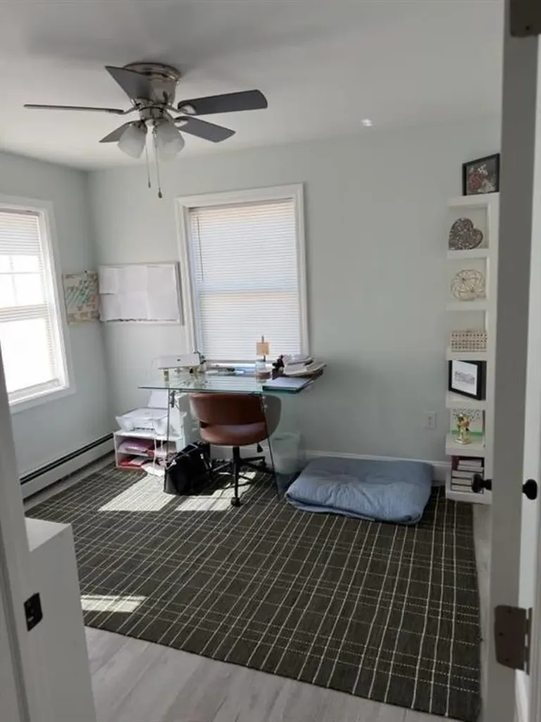 16 Catherine Street Bristol RI 02809
