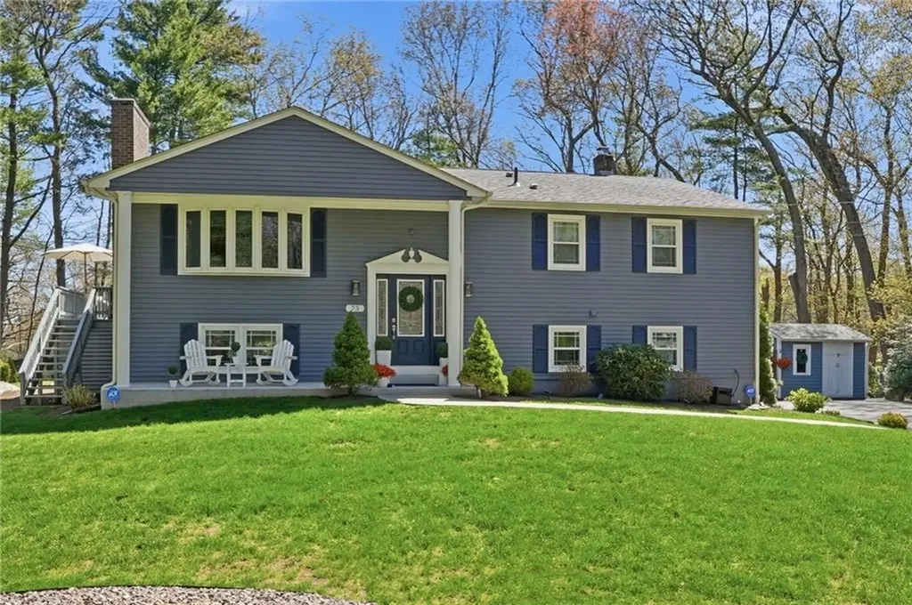 75 Oak Dell Circle East Greenwich RI 02818
