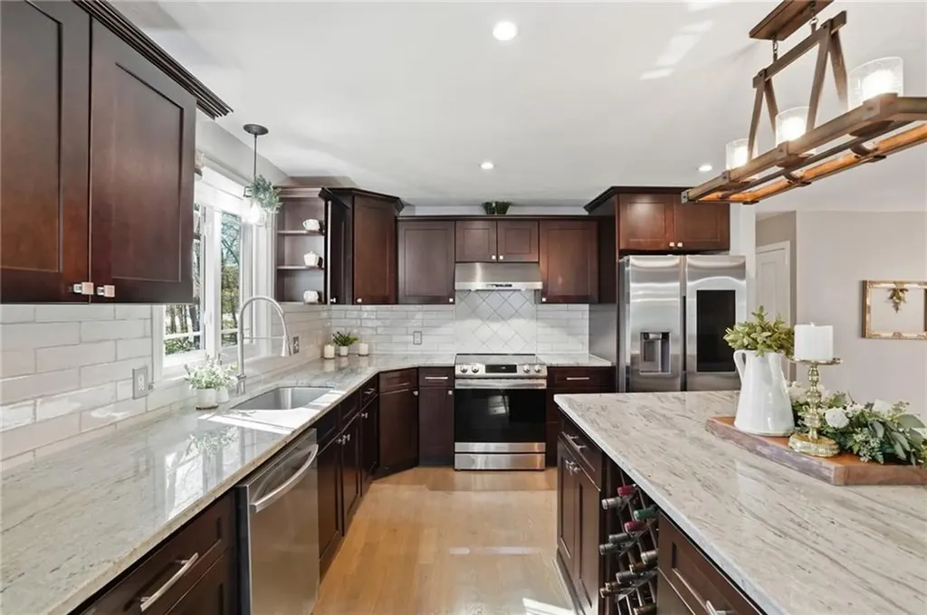 75 Oak Dell Circle East Greenwich RI 02818