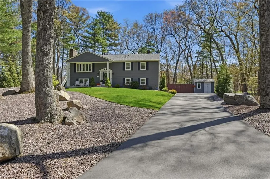 75 Oak Dell Circle East Greenwich RI 02818