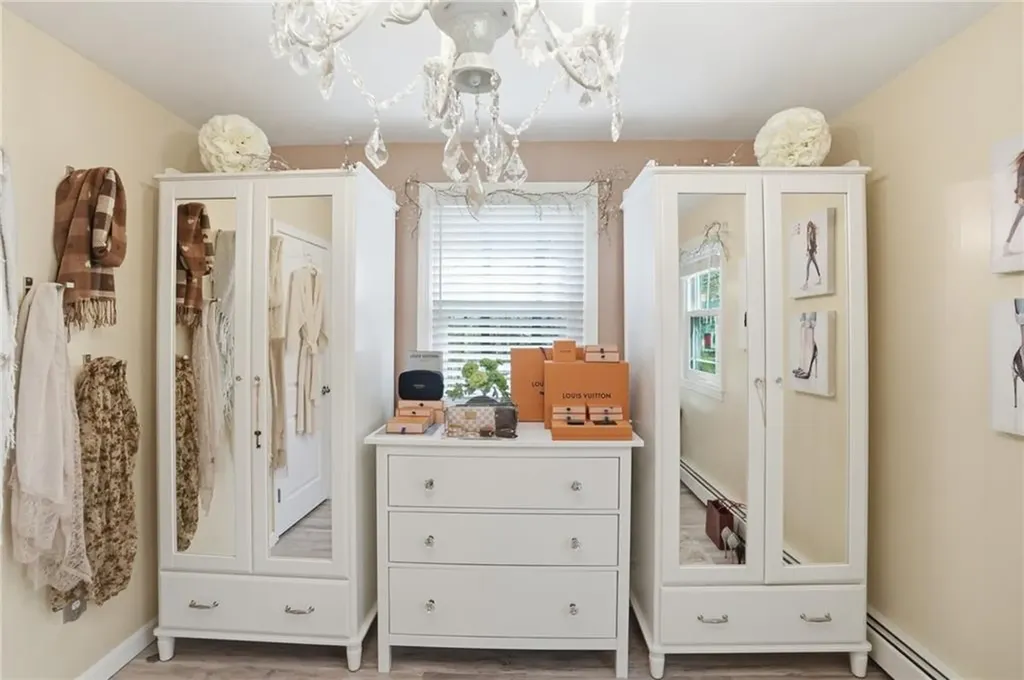 75 Oak Dell Circle East Greenwich RI 02818
