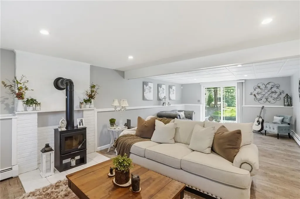 75 Oak Dell Circle East Greenwich RI 02818