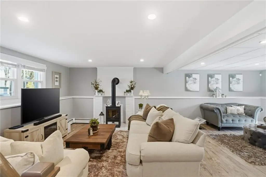 75 Oak Dell Circle East Greenwich RI 02818