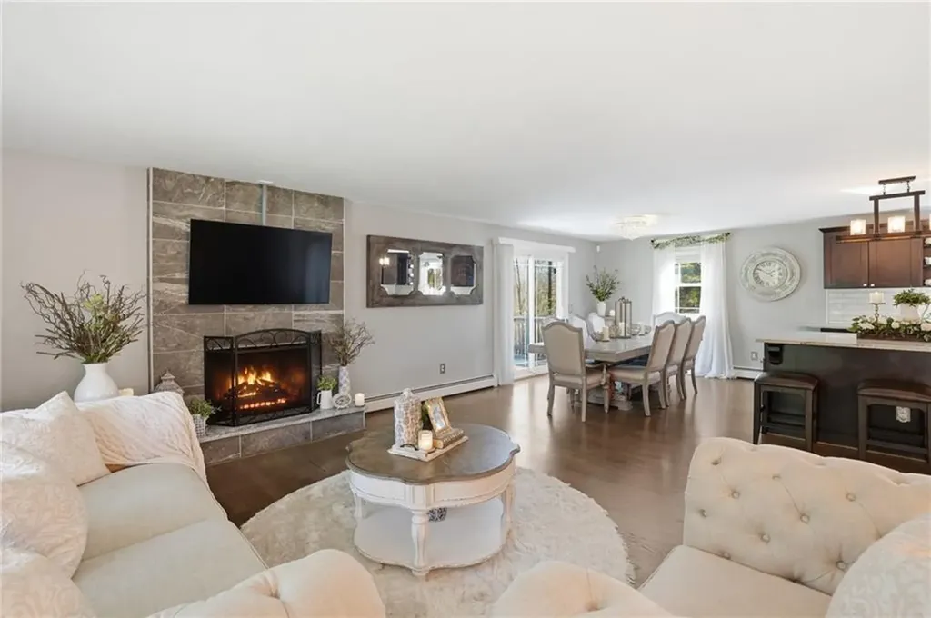 75 Oak Dell Circle East Greenwich RI 02818