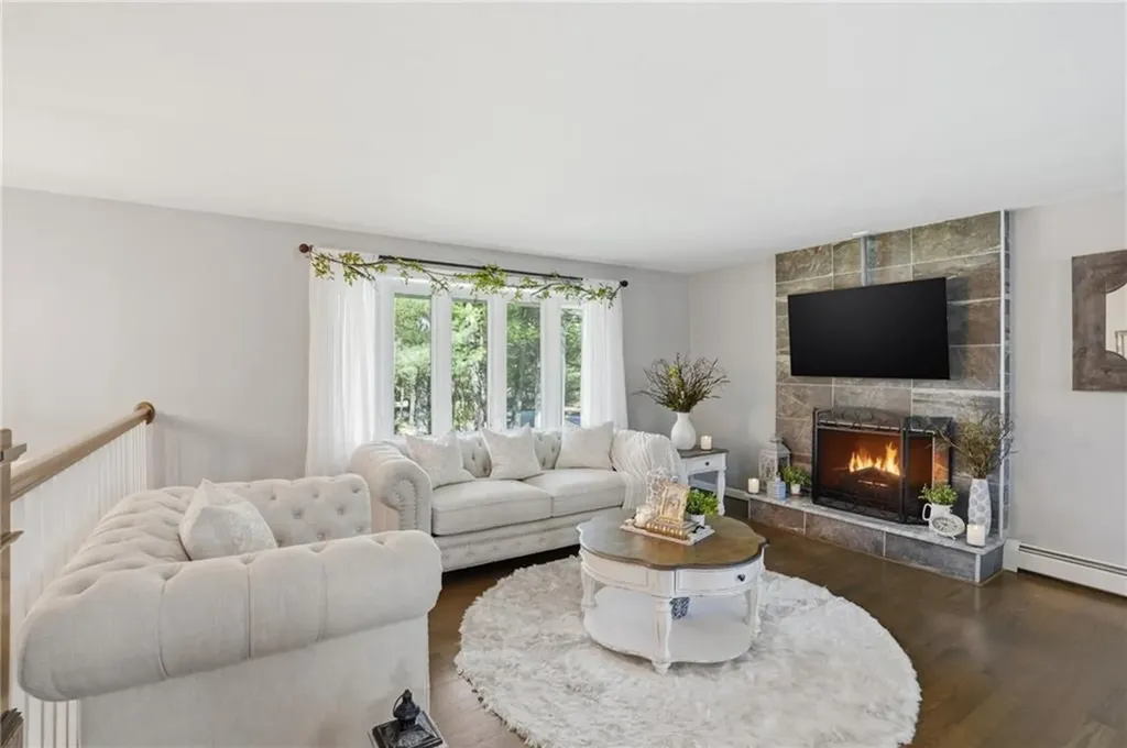 75 Oak Dell Circle East Greenwich RI 02818