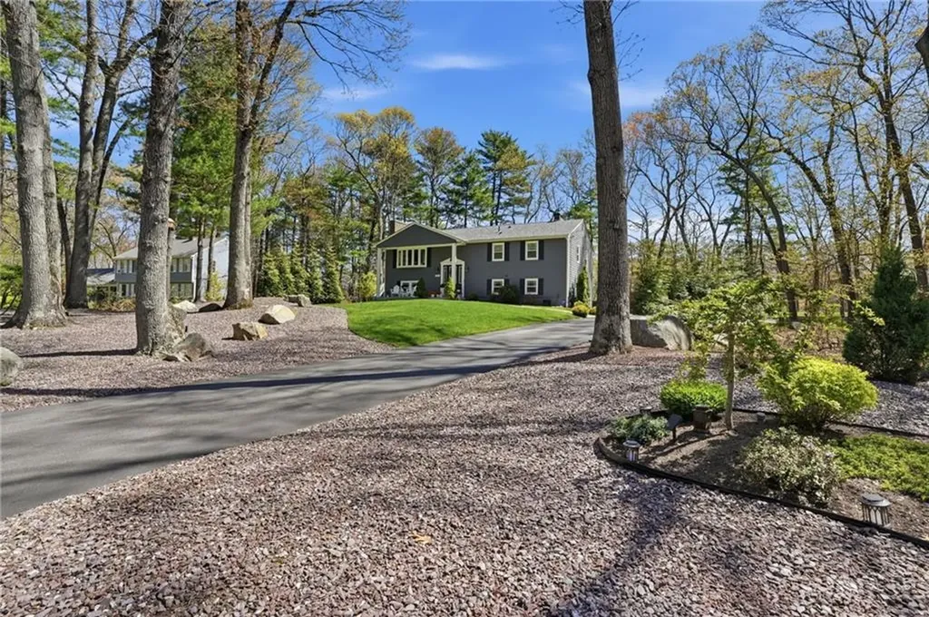 75 Oak Dell Circle East Greenwich RI 02818