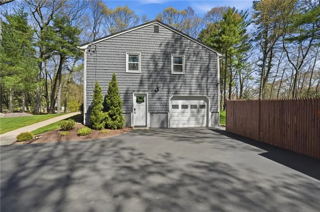75 Oak Dell Circle East Greenwich RI 02818