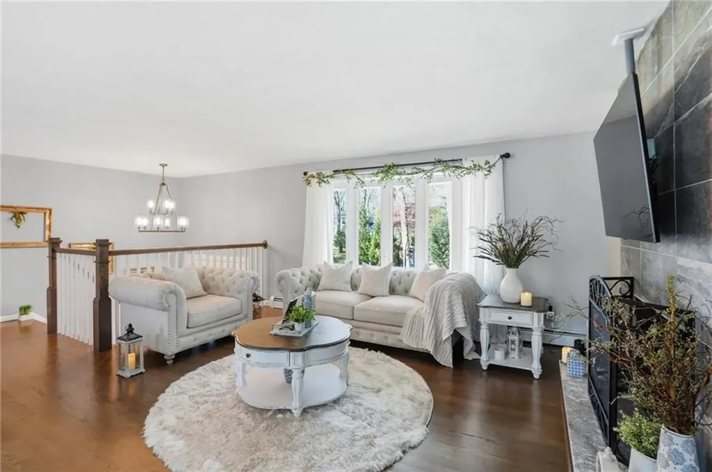 75 Oak Dell Circle East Greenwich RI 02818