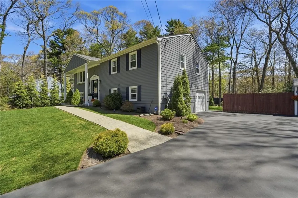 75 Oak Dell Circle East Greenwich RI 02818