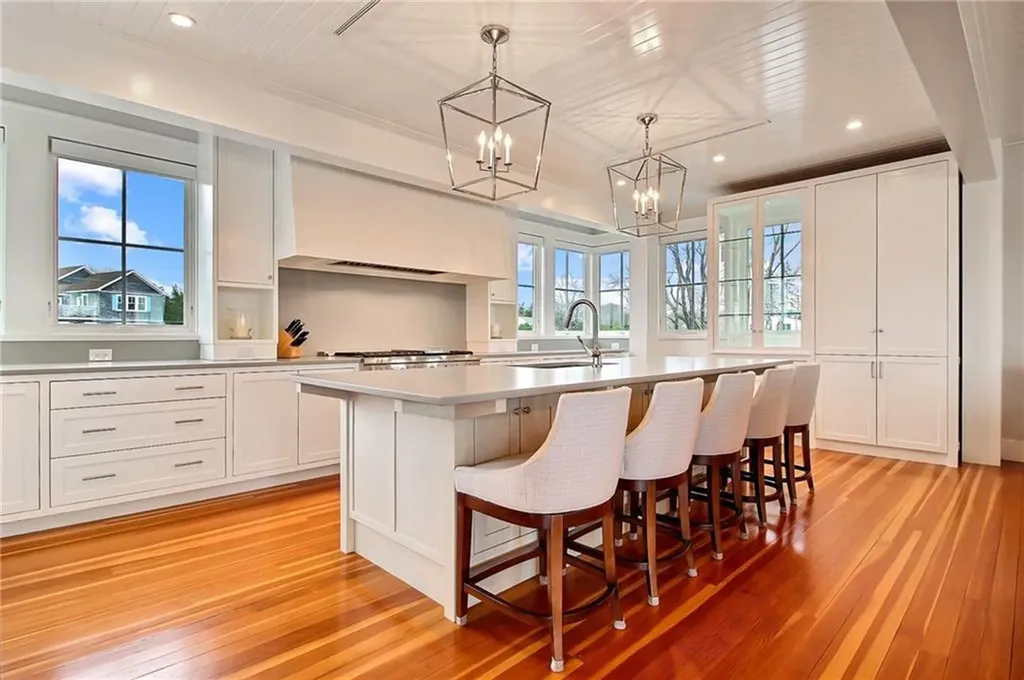111 Avondale Road Westerly RI 02891