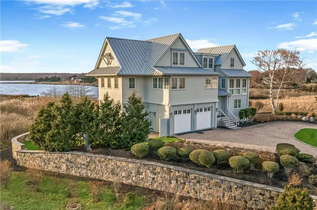 111 Avondale Road Westerly RI 02891