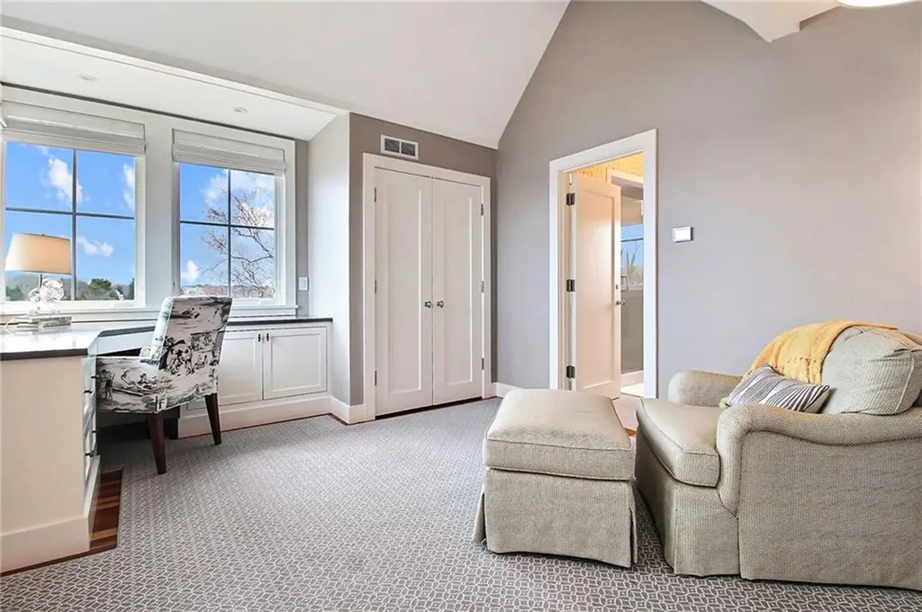 111 Avondale Road Westerly RI 02891