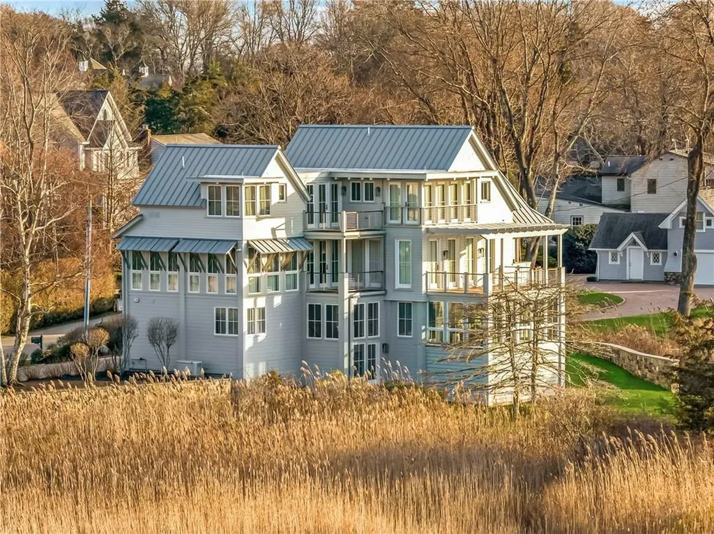 111 Avondale Road Westerly RI 02891