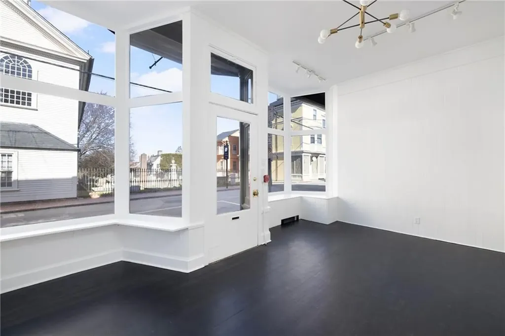 138 Spring Street Newport RI 02840