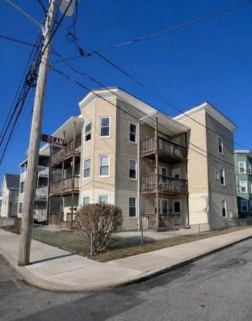 528 Privilege Street Woonsocket RI 02895